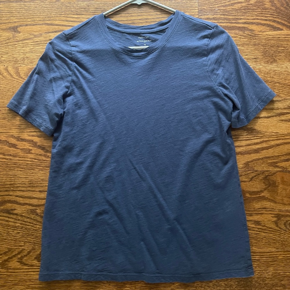 NWOT Banana Republic Malibu Tee in Blue